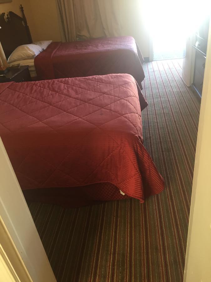 Wakefield Inn Motel エクステリア 写真